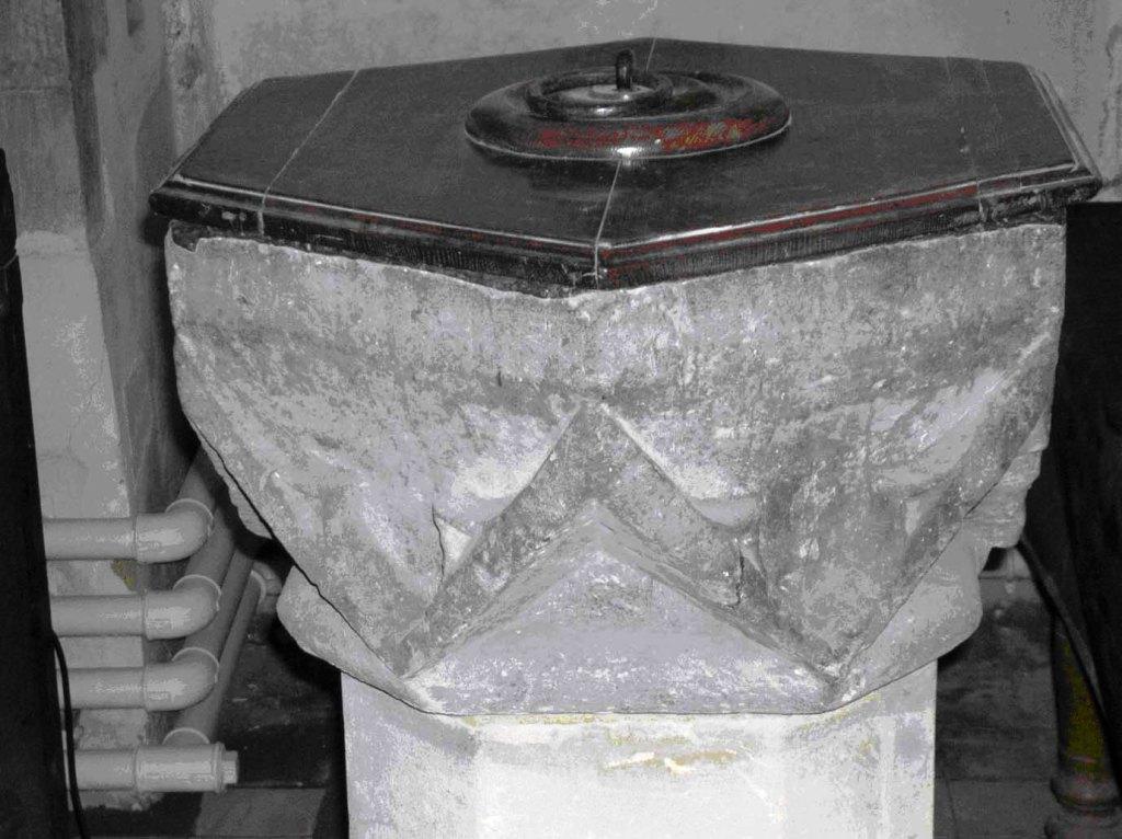 The hexagonal medieval font